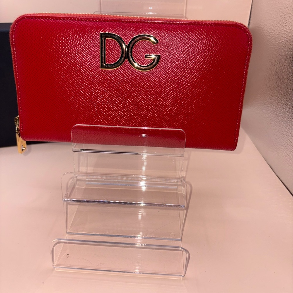 ❤️SOLD❤️Dolce & Gabbana Scarlet Zip-Around Wallet - Picture 2 of 3